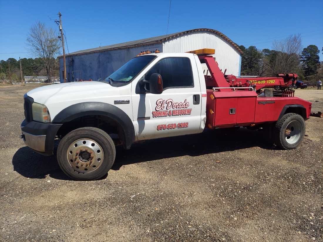 EL Dorado Towing & Recovery tow truck