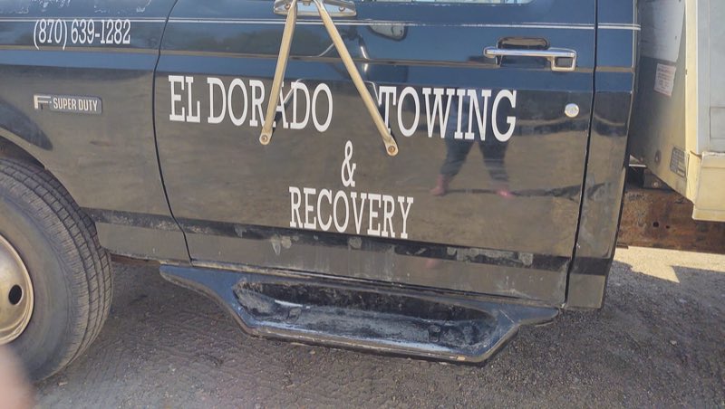 EL Dorado Towing & Recovery truck lettering